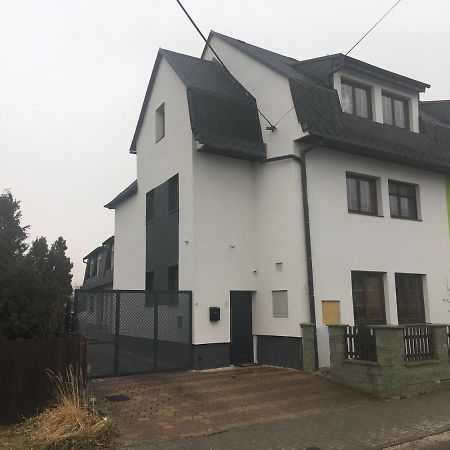 Apartment Dubnica Prejta 3 Dubnica nad Váhom Exteriör bild