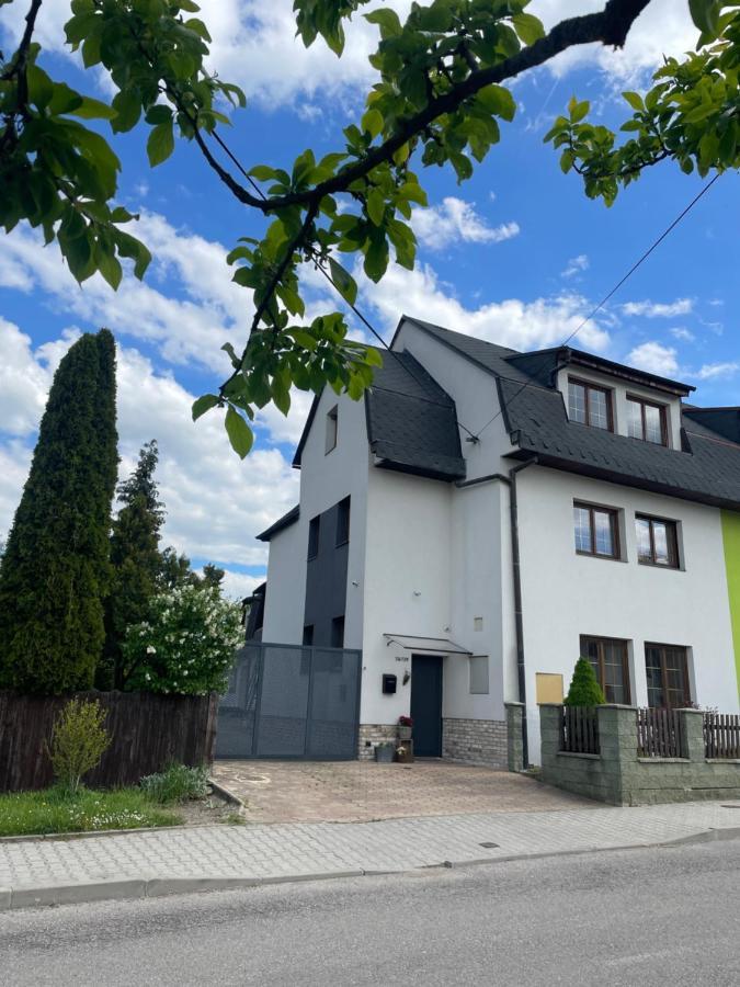 Apartment Dubnica Prejta 3 Dubnica nad Váhom Exteriör bild